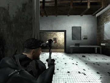 Tom Clancys Splinter Cell (USA) screen shot game playing